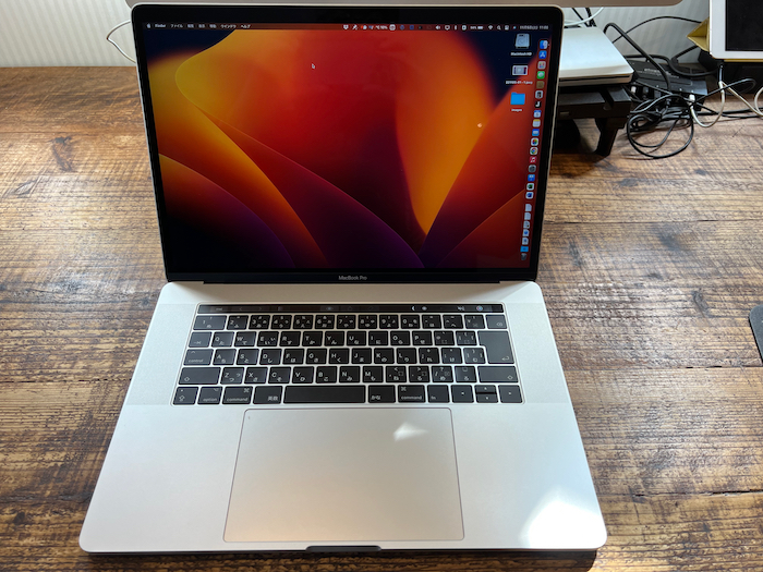 1*S様 MacBookPro 15インチ 2016年モデル（汚れ、不具合あり） 15インチMacBook Proが動かなくなり修理でほぼ新品になって返ってきた